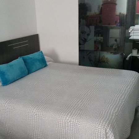 Bed&Breakfast 10 Gerona Buitenkant foto
