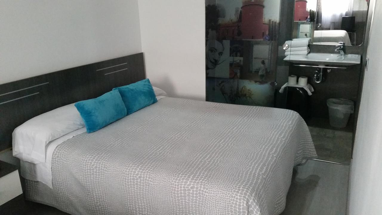 Bed&Breakfast 10 Gerona Buitenkant foto
